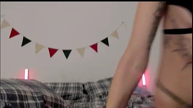 MiaDavis21 online show from September 2025 05:35:01 PM