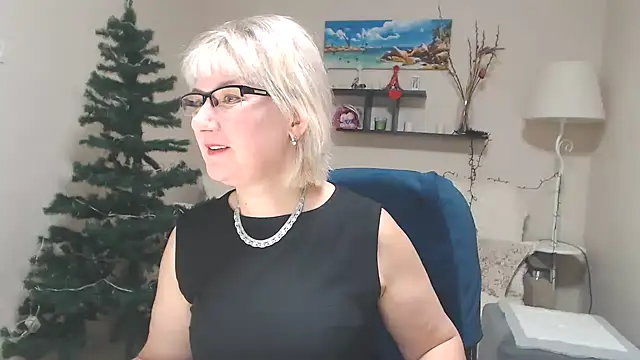 Snapshot of FleurMays chatting on December 2024 04:57:01 AM FleurMays online show from December 2024 04:57:01 AM