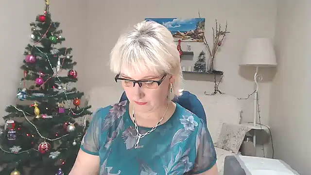 Snapshot of FleurMays chatting on December 2024 06:19:01 AM FleurMays online show from December 2024 06:19:01 AM