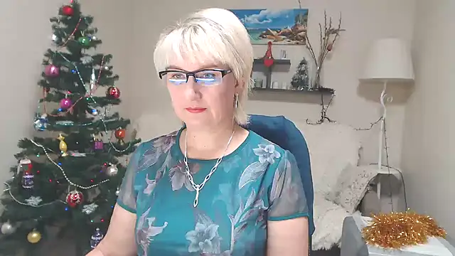 Snapshot of FleurMays chatting on December 2024 06:09:01 AM FleurMays online show from December 2024 06:09:01 AM