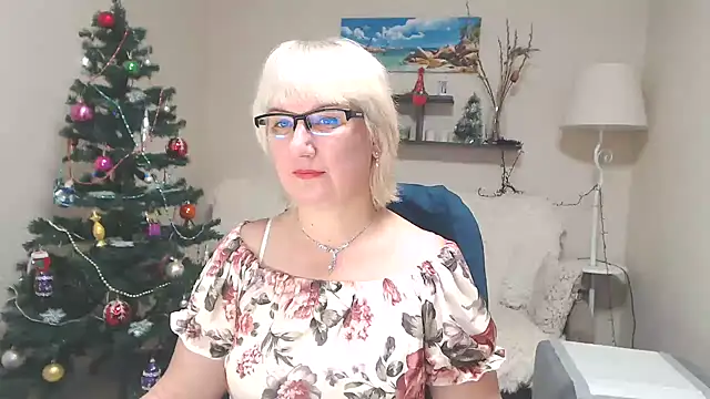 Snapshot of FleurMays chatting on December 2024 05:56:01 AM FleurMays online show from December 2024 05:56:01 AM