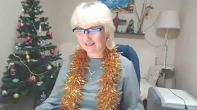 Snapshot of FleurMays chatting on December 2024 01:33:02 PM FleurMays online show from December 2024 01:33:02 PM