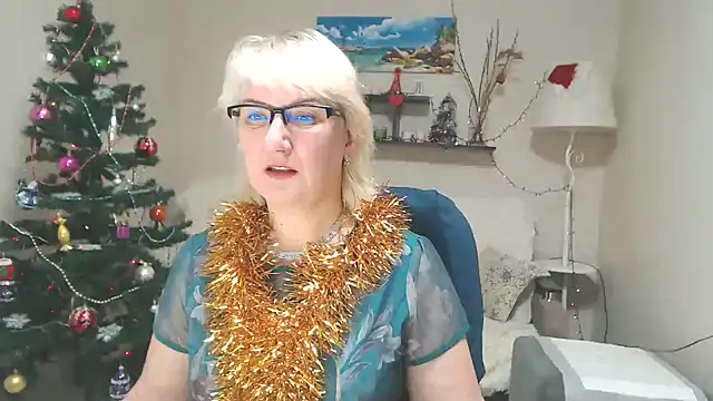 Snapshot of FleurMays chatting on December 2024 04:59:02 AM FleurMays online show from December 2024 04:59:02 AM