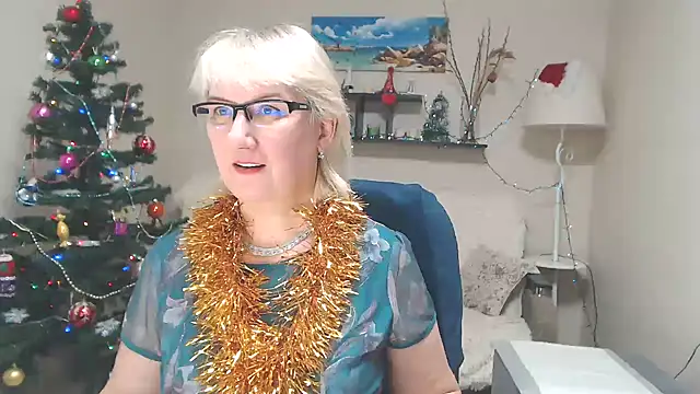 Snapshot of FleurMays chatting on December 2024 11:07:01 AM FleurMays online show from December 2024 11:07:01 AM