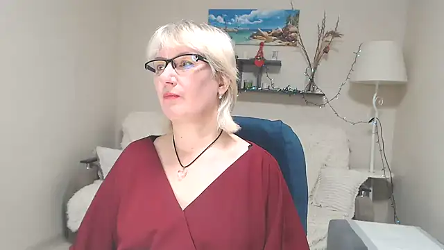 Snapshot of FleurMays chatting on January 2025 11:00:01 AM FleurMays online show from January 2025 11:00:01 AM