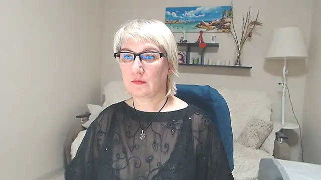 Snapshot of FleurMays chatting on January 2025 12:47:02 PM FleurMays online show from January 2025 12:47:02 PM