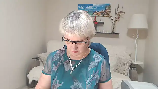 Snapshot of FleurMays chatting on January 2025 12:48:02 PM FleurMays online show from January 2025 12:48:02 PM