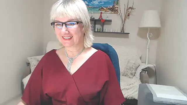 Snapshot of FleurMays chatting on February 2025 01:53:02 PM FleurMays online show from February 2025 01:53:02 PM