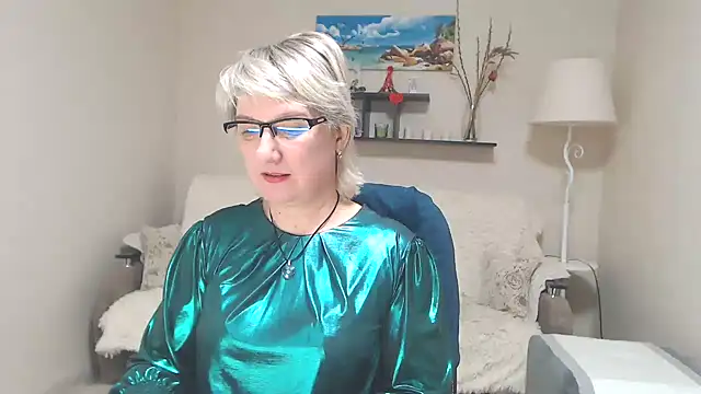 Snapshot of FleurMays chatting on February 2025 04:12:02 AM FleurMays online show from February 2025 04:12:02 AM