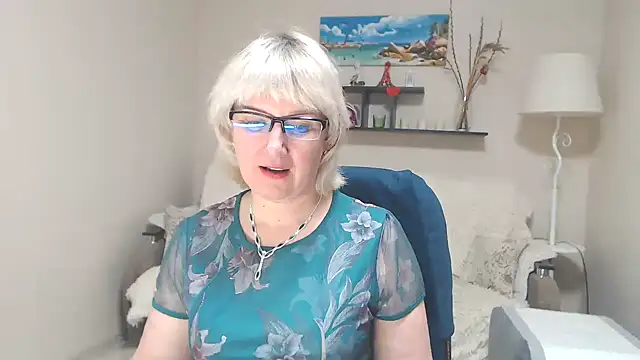Snapshot of FleurMays chatting on February 2025 08:06:01 AM FleurMays online show from February 2025 08:06:01 AM