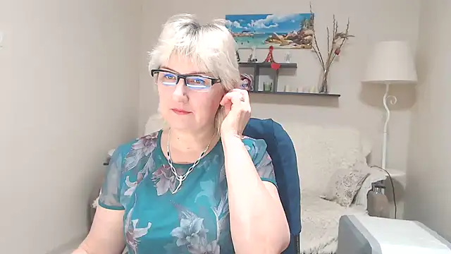 Snapshot of FleurMays chatting on February 2025 08:17:01 AM FleurMays online show from February 2025 08:17:01 AM
