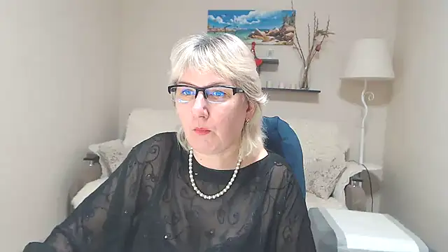 Snapshot of FleurMays chatting on February 2025 07:31:01 AM FleurMays online show from February 2025 07:31:01 AM