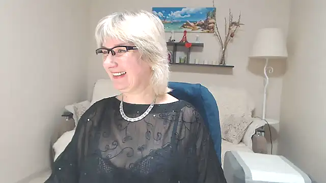 Snapshot of FleurMays chatting on February 2025 05:56:02 AM FleurMays online show from February 2025 05:56:02 AM