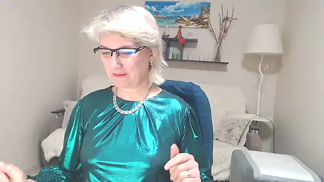 Snapshot of FleurMays chatting on March 2025 03:46:02 AM FleurMays online show from March 2025 03:46:02 AM