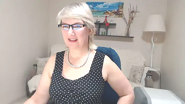 Snapshot of FleurMays chatting on March 2025 03:54:01 AM FleurMays online show from March 2025 03:54:01 AM