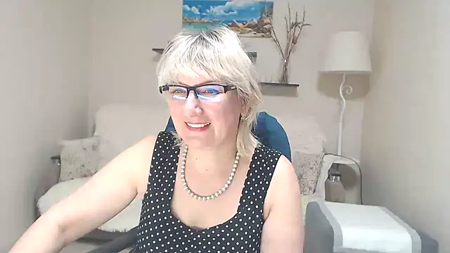 Snapshot of FleurMays chatting on March 2025 07:01:02 AM FleurMays online show from March 2025 07:01:02 AM
