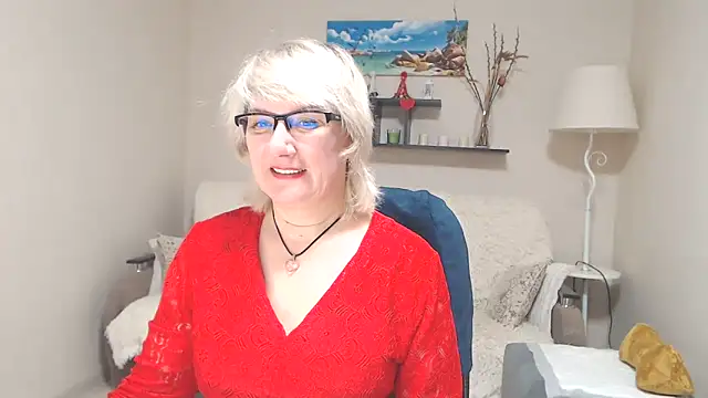 Snapshot of FleurMays chatting on March 2025 03:07:01 AM FleurMays online show from March 2025 03:07:01 AM