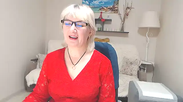 Snapshot of FleurMays chatting on March 2025 05:01:02 AM FleurMays online show from March 2025 05:01:02 AM