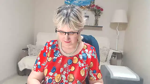 Snapshot of FleurMays chatting on March 2025 02:21:02 PM FleurMays online show from March 2025 02:21:02 PM