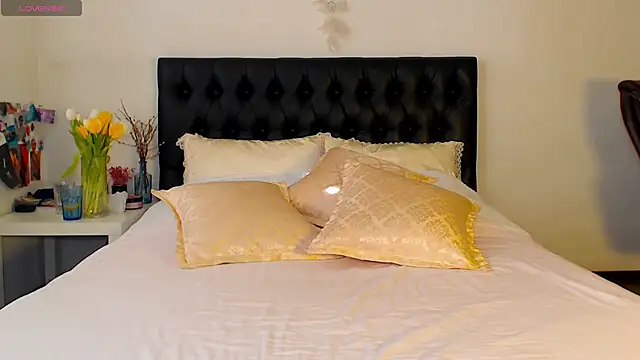 Snapshot of Goddess_Squirt_ chatting on March 2025 02:05:02 AM Goddess Squirt online show from March 2025 02:05:02 AM