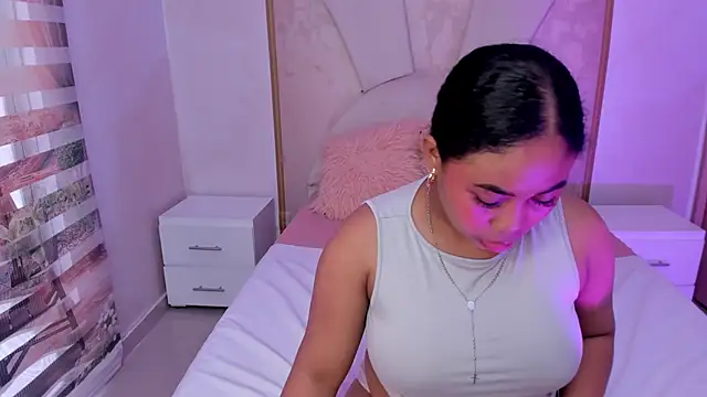 Snapshot of Leah_Sweetie chatting on March 2025 05:38:01 PM Leah Sweetie online show from March 2025 05:38:01 PM