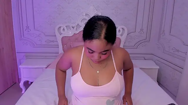 Snapshot of Leah_Sweetie chatting on March 2025 02:21:02 PM Leah Sweetie online show from March 2025 02:21:02 PM