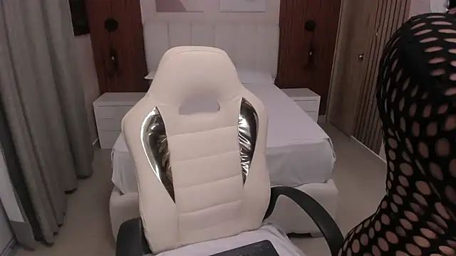 Leah Sweetie online show from October 2025 10:22:02 AM