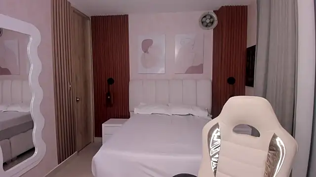 Leah Sweetie online show from October 2025 10:13:01 AM