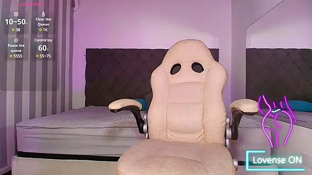 Snapshot of Scarleet_am chatting on February 2025 12:19:02 AM Scarleet am online show from February 2025 12:19:02 AM