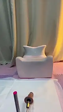 Snapshot of Nicole77-baby chatting on December 2025 04:05:01 PM Nicole77-baby online show from December 2025 04:05:01 PM