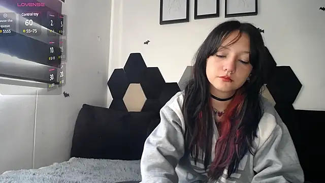 Snapshot of Maki_Zein chatting on December 2024 01:17:01 PM Maki Zein online show from December 2024 01:17:01 PM