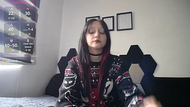 Snapshot of Maki_Zein chatting on January 2025 01:25:02 PM Maki Zein online show from January 2025 01:25:02 PM