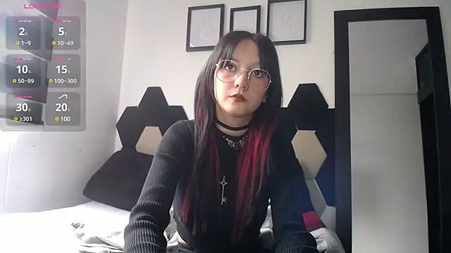 Snapshot of Maki_Zein chatting on January 2025 02:19:01 PM Maki Zein online show from January 2025 02:19:01 PM