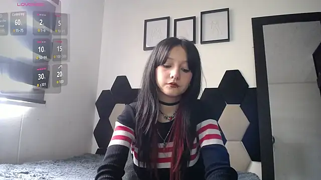 Snapshot of Maki_Zein chatting on February 2025 01:11:02 PM Maki Zein online show from February 2025 01:11:02 PM