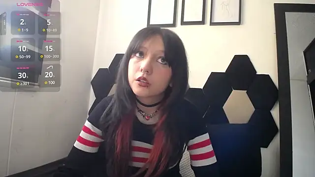 Snapshot of Maki_Zein chatting on February 2025 01:22:02 PM Maki Zein online show from February 2025 01:22:02 PM
