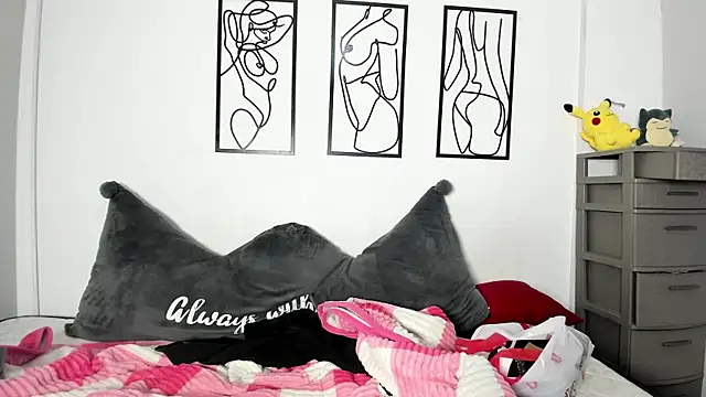 RubyPirsso18 online show from May 2026 07:33:01 PM