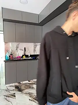 Snapshot of oliver_Lz chatting on October 2025 02:15:02 PM oliver Lz online show from October 2025 02:15:02 PM