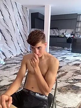 Snapshot of oliver_Lz chatting on November 2025 04:18:02 PM oliver Lz online show from November 2025 04:18:02 PM