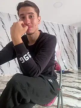 Snapshot of oliver_Lz chatting on February 2026 03:41:02 PM oliver Lz online show from February 2026 03:41:02 PM