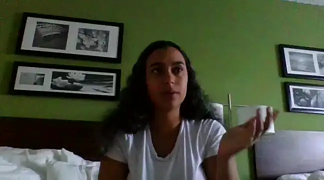 Snapshot of cinnaminnie chatting on January 2025 09:23:02 PM cinnaminnie online show from January 2025 09:23:02 PM