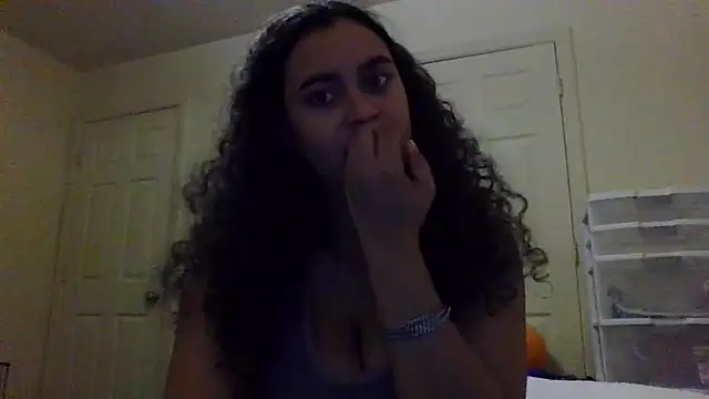 Snapshot of cinnaminnie chatting on January 2025 05:11:01 AM cinnaminnie online show from January 2025 05:11:01 AM