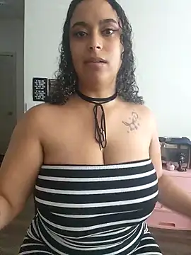 Snapshot of cinnaminnie chatting on September 2025 09:58:01 PM cinnaminnie online show from September 2025 09:58:01 PM