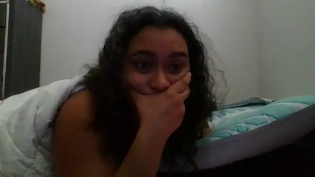 Snapshot of cinnaminnie chatting on November 2025 04:47:01 PM cinnaminnie online show from November 2025 04:47:01 PM