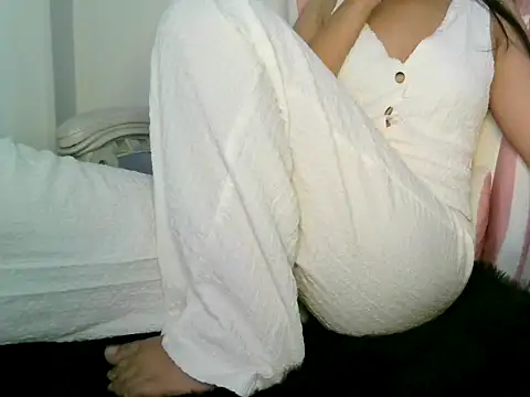 Snapshot of PARI_MAI chatting on November 2025 03:50:02 AM PARI MAI online show from November 2025 03:50:02 AM