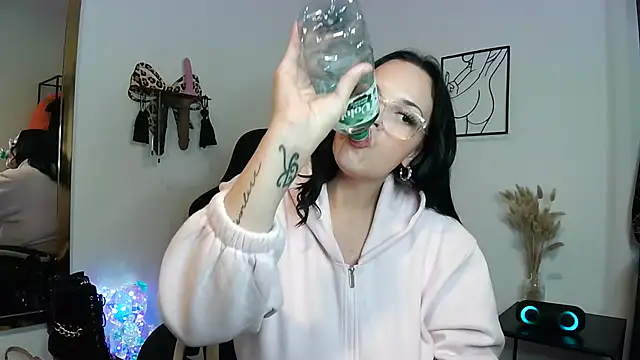 Jujuicy 97 online show from September 2025 07:47:01 PM