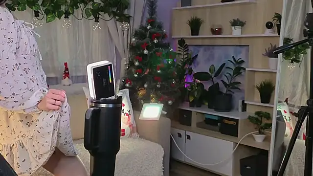 Snapshot of KiraLiLime chatting on February 2025 09:25:01 PM KiraLiLime online show from February 2025 09:25:01 PM