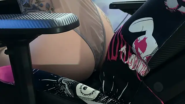 Snapshot of KiraLiLime chatting on February 2025 12:40:01 PM KiraLiLime online show from February 2025 12:40:01 PM