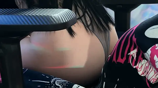 Snapshot of KiraLiLime chatting on February 2025 10:09:02 PM KiraLiLime online show from February 2025 10:09:02 PM