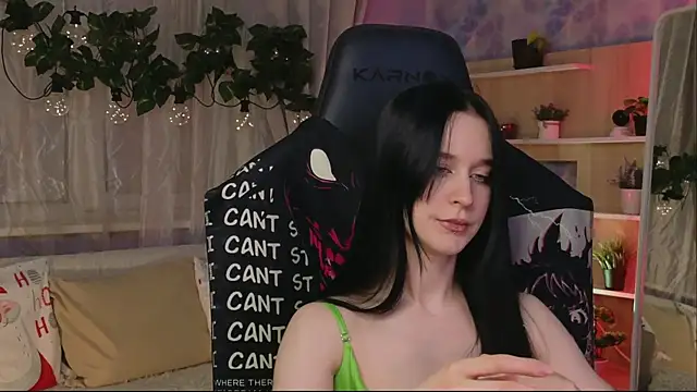 Snapshot of KiraLiLime chatting on February 2025 03:51:02 PM KiraLiLime online show from February 2025 03:51:02 PM