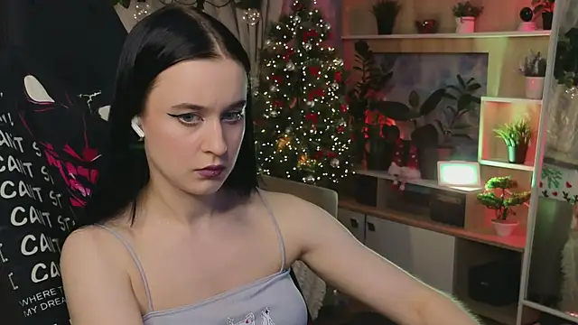 Snapshot of KiraLiLime chatting on March 2025 09:26:02 PM KiraLiLime online show from March 2025 09:26:02 PM